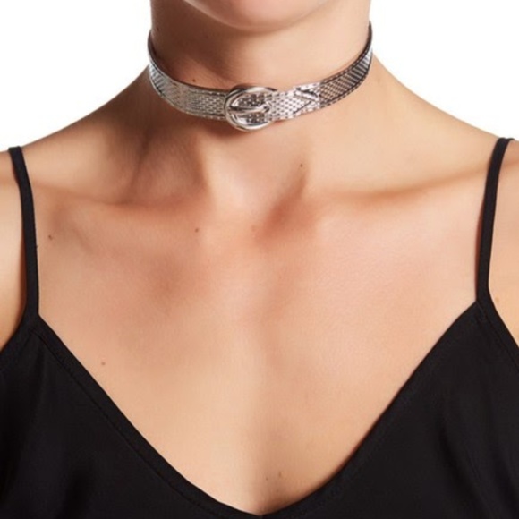 VANESSA MOONEY // queens buckle choker LAST FIRM - Picture 7 of 8